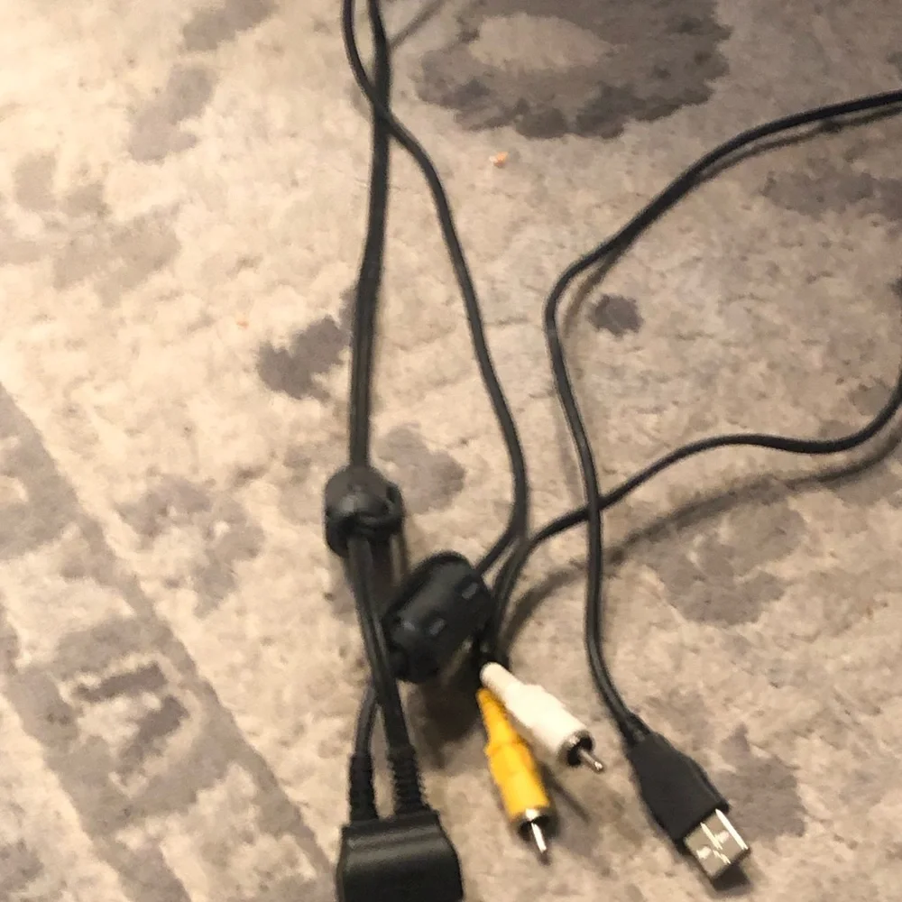 Genuine Nikon USB RCA AV Audio Cable ZCAT2035-0930 White and Yellow RCA